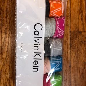 NWT Calvin Klein bikinis M 5 pack